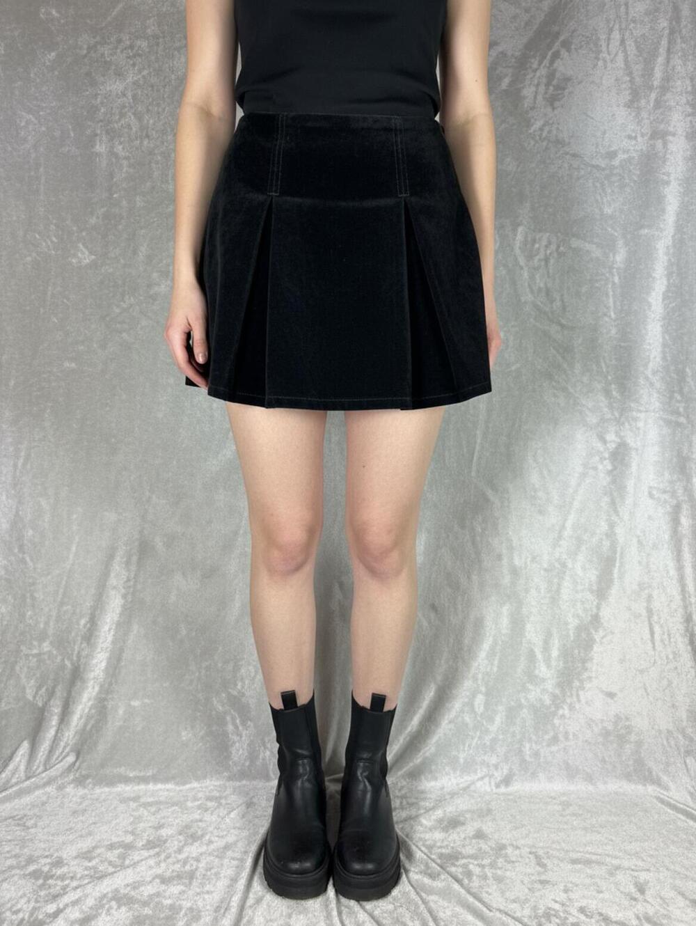 NWT‎ Madden NYC Black Flocked Mini Skirt with Front Pleats Size M